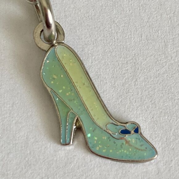 Vintage Disney Cinderella Princess Glass Slipper Clip On Charm Zipper Pull Bag - Picture 4 of 8